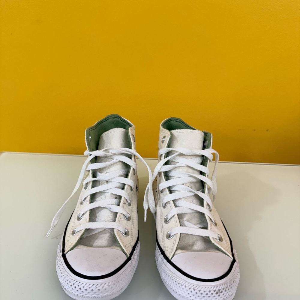 Converse White Floral Embroidered High-Tops - Picture 2 of 6